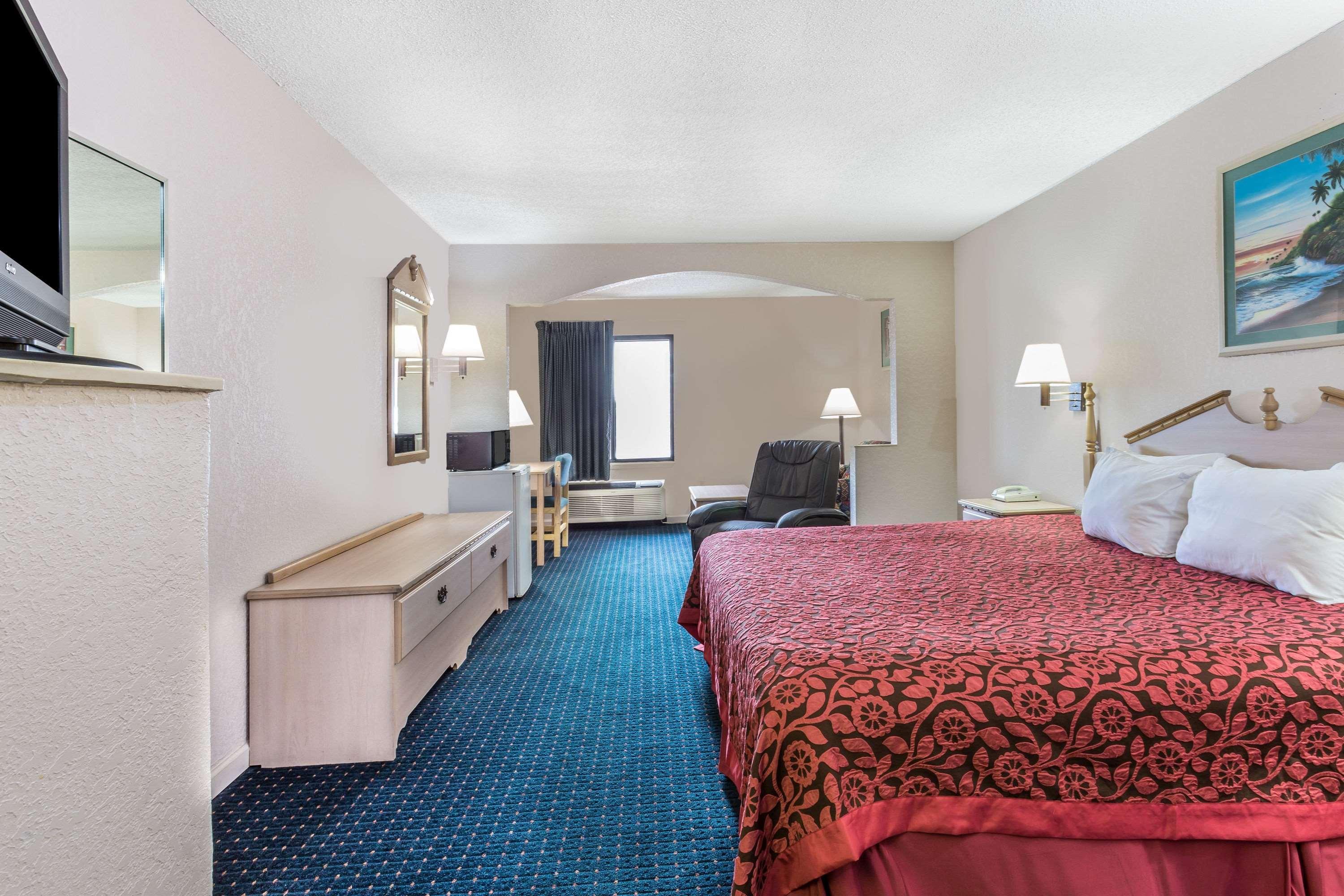 Days Inn By Wyndham Panama City/Callaway Exterior foto
