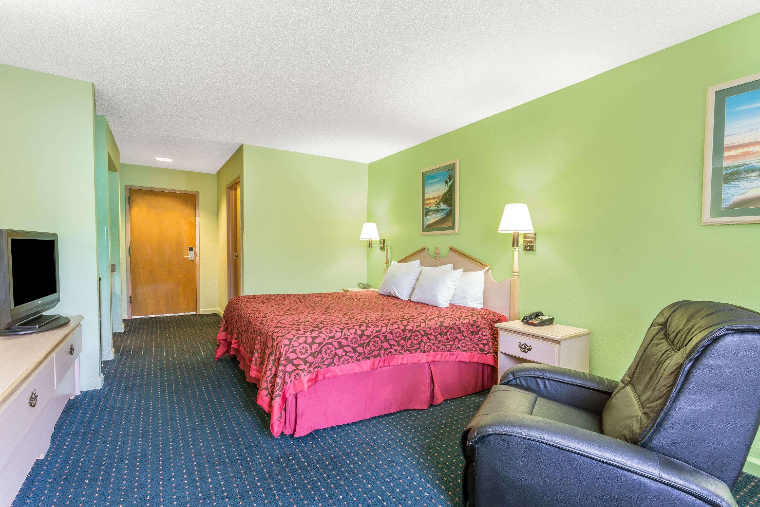 Days Inn By Wyndham Panama City/Callaway Exterior foto