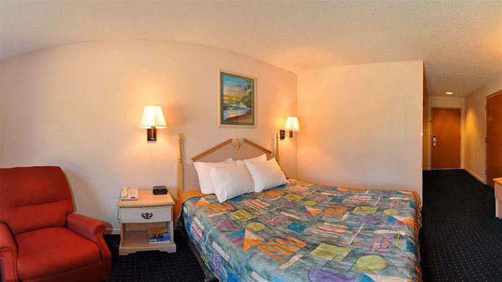 Days Inn By Wyndham Panama City/Callaway Exterior foto